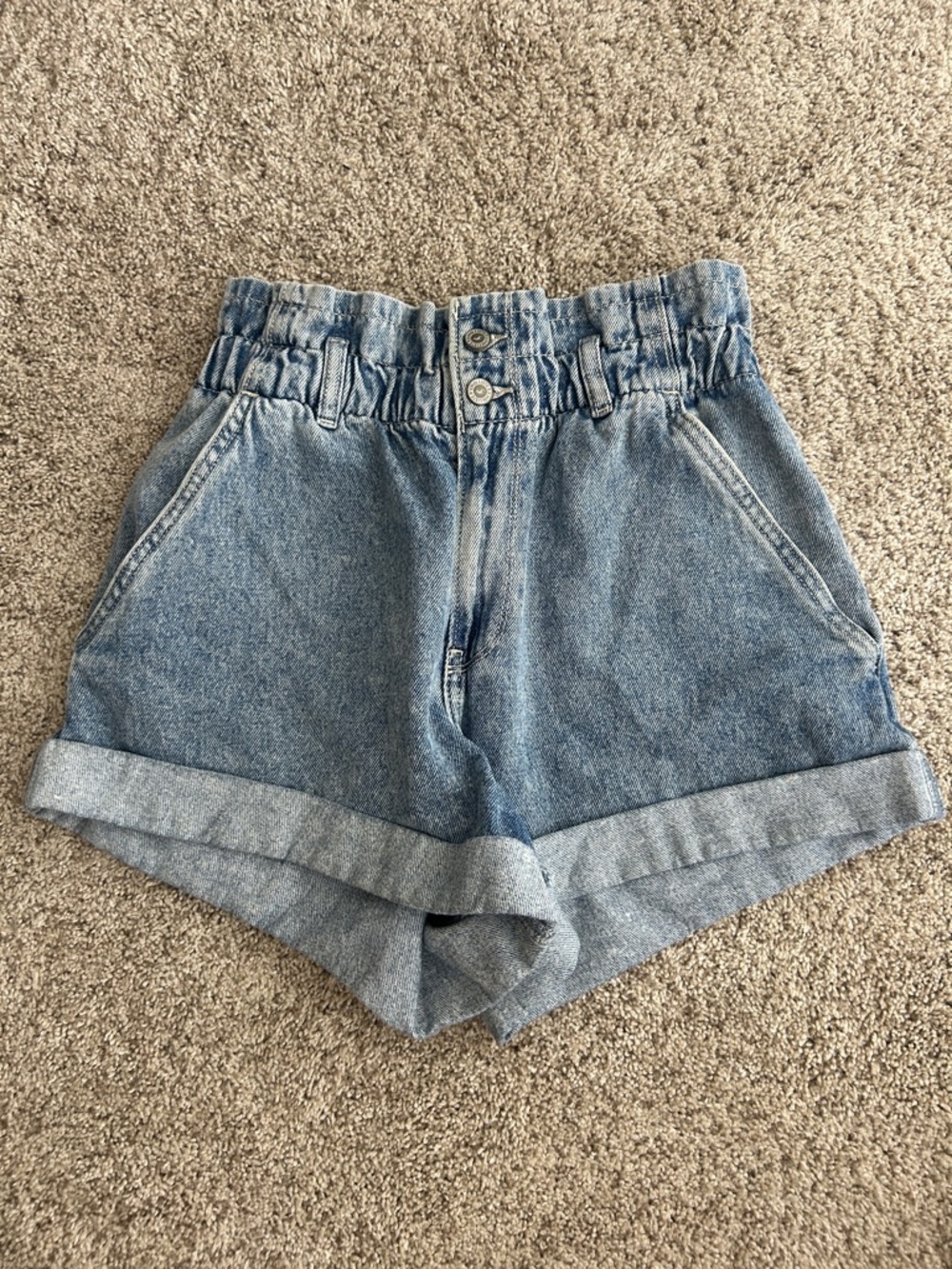 Hollister Ultra High Rise 80s Mom Shorts